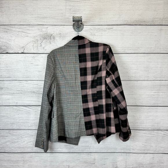 Women's Plaid and Gray Blazer - Picture 3 of 8